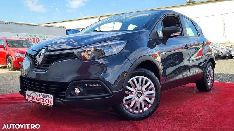 Second-hand Renault Captur Intens 90 CP (66 kW) 2015 Culoarealbastru SUV