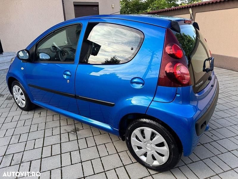 Second-hand Peugeot 107 Active 68 CP (50 kW) 2012 Albastru Hatchback