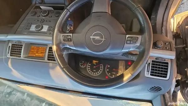 Second-hand Opel Vectra 100 CP (73 kW) 2009 Berlinǎ