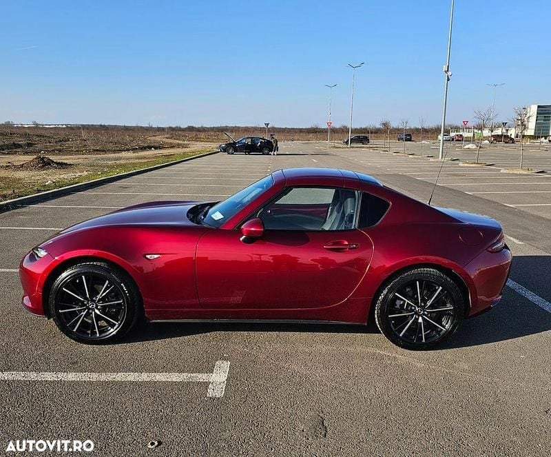 Second-hand Mazda MX5 Exclusive-Line 184 CP (135 kW) 2024 Culoarerosu Cabrio