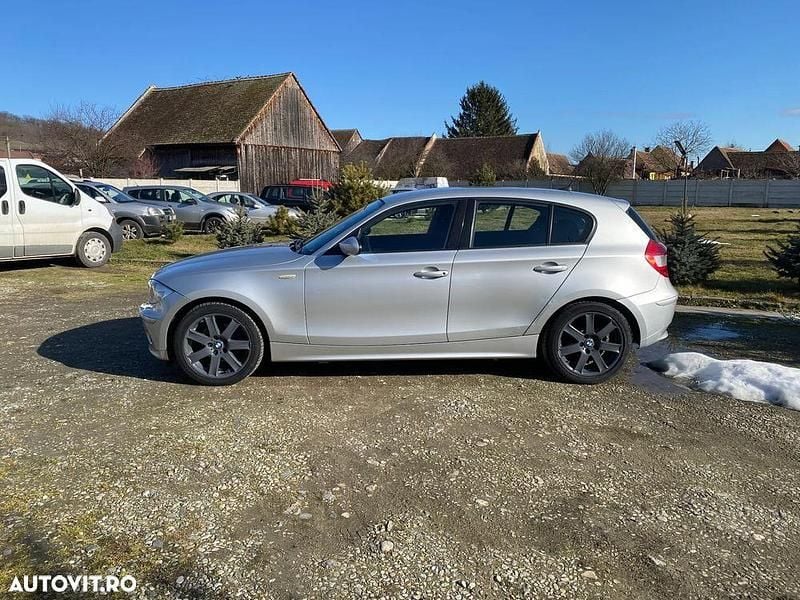 Second-hand BMW 118 129 CP (94 kW) 2006 Culoareargint Hatchback