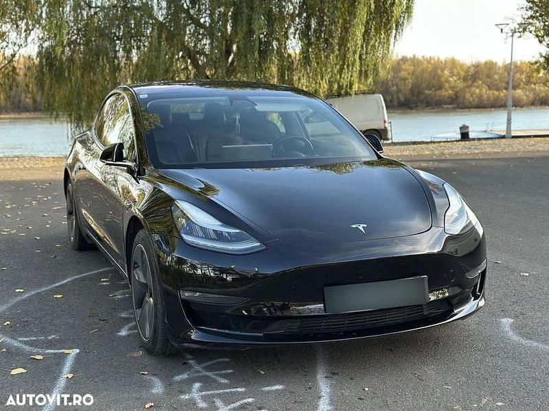Culoarenegru Second-hand 2019 Tesla Model 3 Berlinǎ | 20.500 EUR (Preț OK) - Imagine 1/4