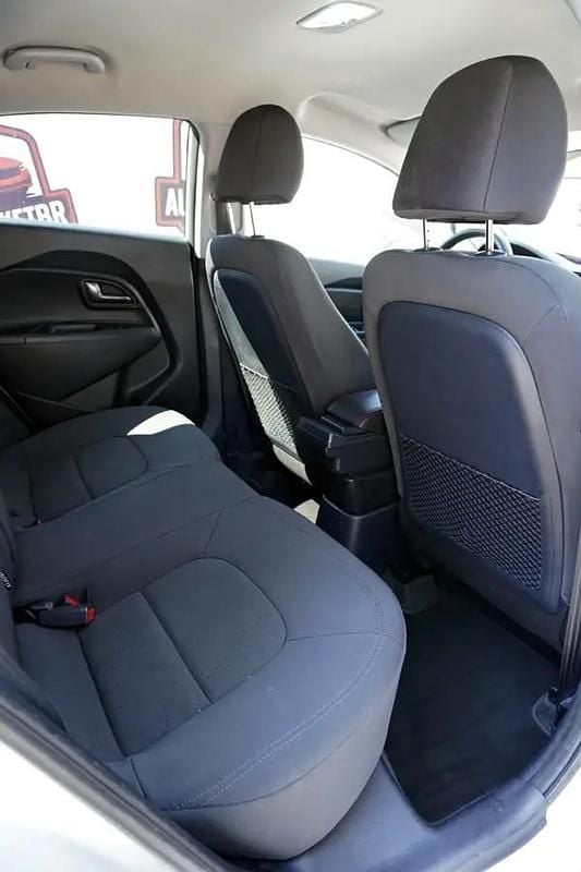 Second-hand Kia Rio 90 CP (66 kW) 2012 Hatchback