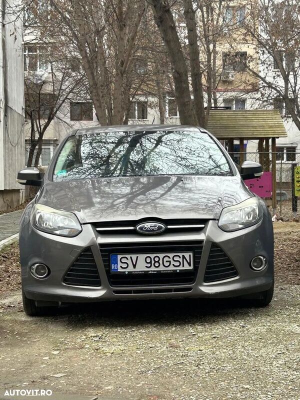 Bej Utilizat 2012 Ford Focus Hatchback | 5.450 EUR (Preț OK) - Imagine 1/4