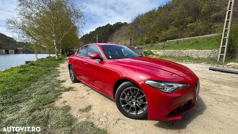 Second-hand Alfa Romeo Giulia 200 CP (147 kW) 2019 Culoarerosu Berlinǎ