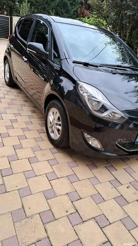 Second-hand Hyundai ix20 90 CP (66 kW) 2011 Negru Hatchback