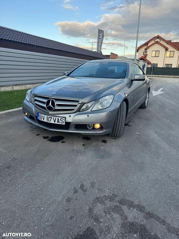 Culoaregri Utilizat 2011 Mercedes E220 Avantgarde Coupe | 11.500 EUR (Preț OK) - Imagine 1/4