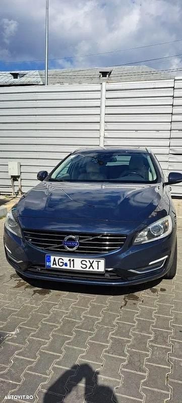 Culoarealbastru Second-hand 2014 Volvo V60 Break | 9.000 EUR (Preț bun) - Imagine 1/4
