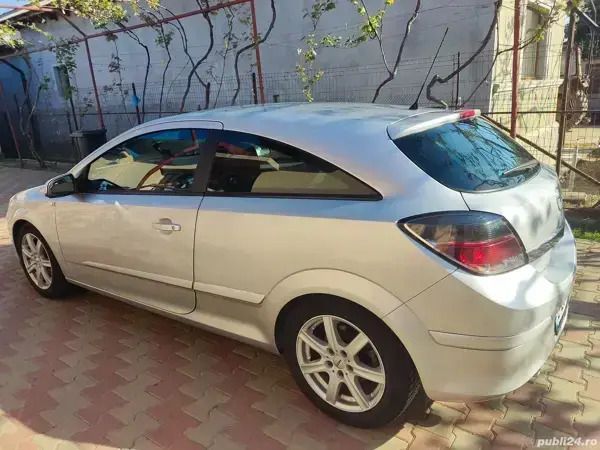 Second-hand Opel Astra GTC 125 CP (91 kW) 2007 Argintiu Hatchback