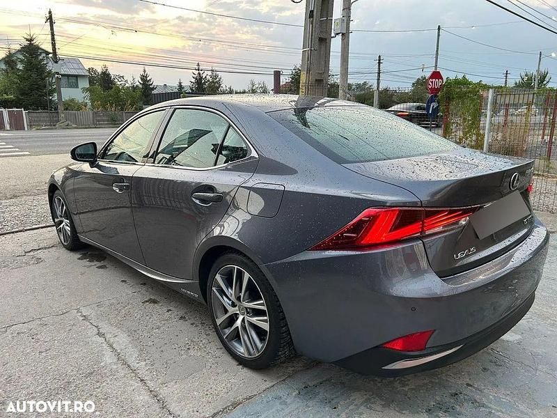 Second-hand Lexus IS250 Executive Line 208 CP (152 kW) 2016 Culoaregri Berlinǎ