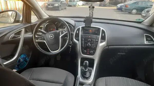 Second-hand Opel Astra 116 CP (85 kW) 2010 Hatchback