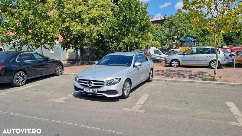 Gri Utilizat 2018 Mercedes E200 Berlinǎ | 20.500 EUR (Preț OK) - Imagine 1/4