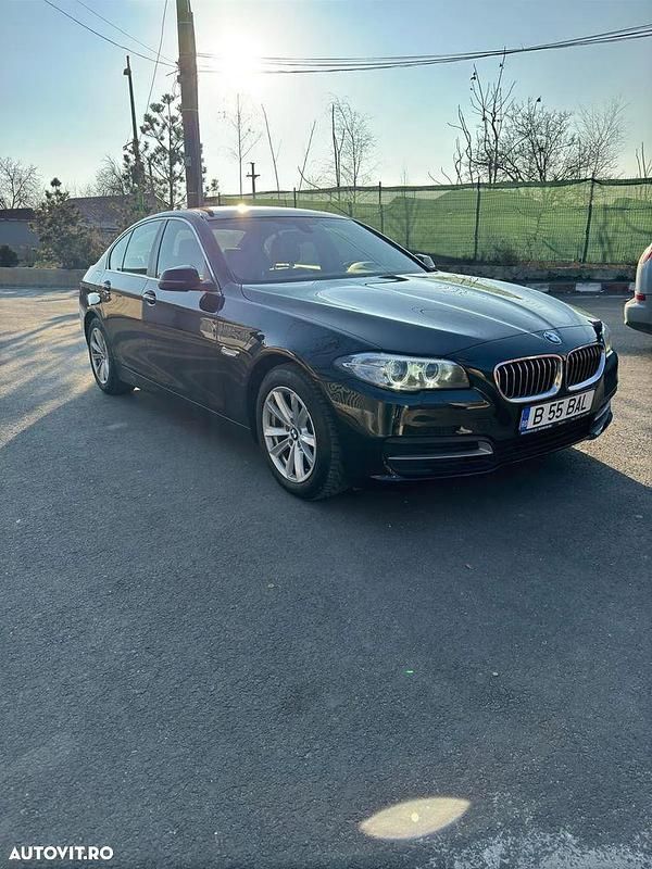 Culoarenegru Utilizat 2015 BMW 520 Comfort Edition Berlinǎ | 15.500 EUR (Super Preț) - Imagine 1/4