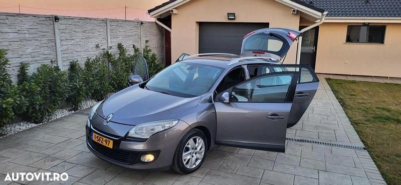 Alte culori Utilizat 2013 Renault Mégane GrandTour Break | 4.999 EUR (Preț OK) - Imagine 1/4