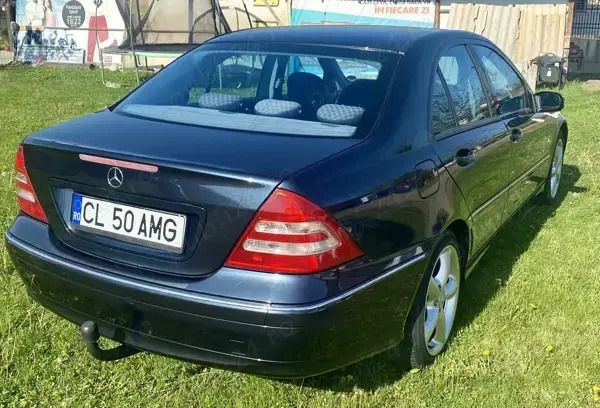 Second-hand Mercedes C200 163 CP (119 kW) 2003 Berlinǎ