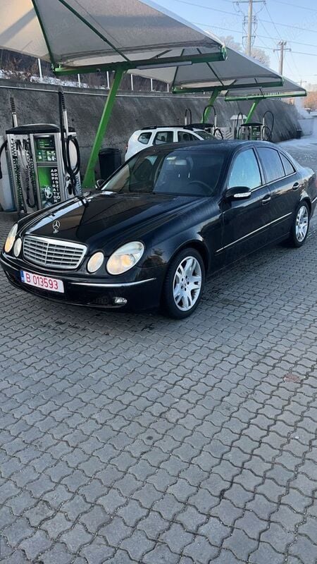 Utilizat 2005 Mercedes 320 Berlinǎ | 6.500 EUR - Imagine 1/4
