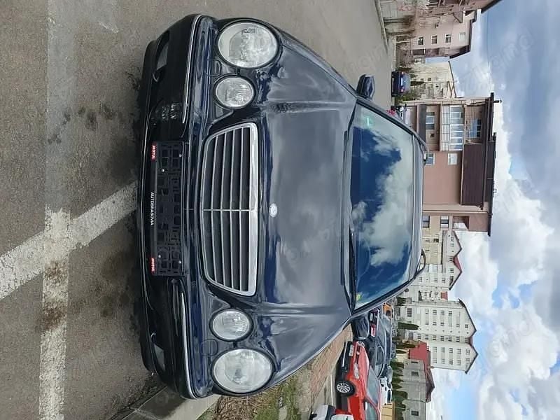 Negru Utilizat 1999 Mercedes E280 Break | 3.000 EUR - Imagine 1/4