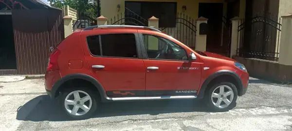 Utilizat 2010 Dacia Sandero Stepway Hatchback | 3.600 EUR (Preț OK) - Imagine 1/4