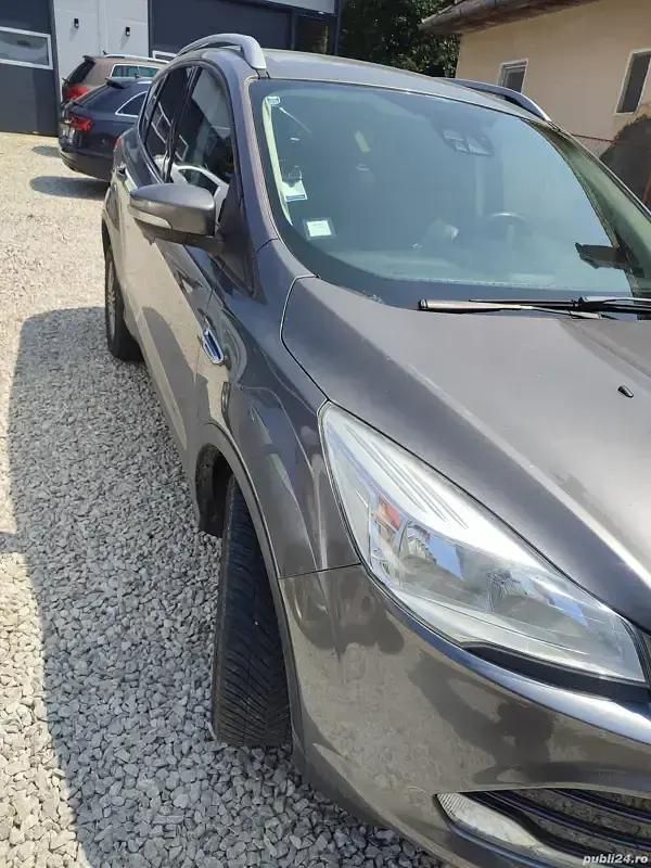 Utilizat 2013 Ford Kuga SUV | 8.800 EUR (Scump) - Imagine 1/4