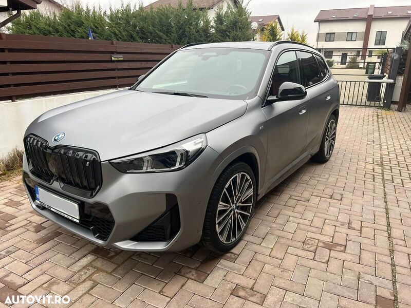 Gri Utilizat 2022 BMW iX1 SUV | 45.000 EUR - Imagine 1/4