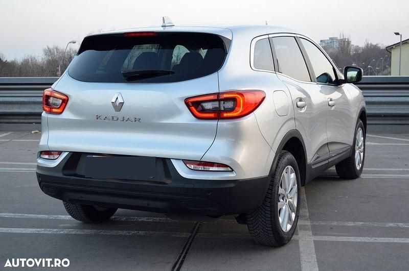 Second-hand Renault Kadjar Business 140 CP (102 kW) 2022 Culoareargint SUV
