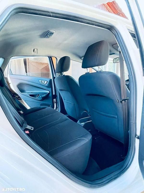 Second-hand Ford Fiesta Trend 100 CP (73 kW) 2015 Culoarealb