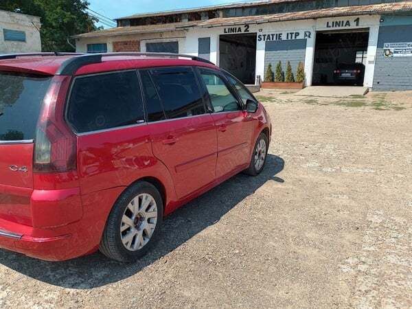Rosu Utilizat 2009 Citroën Grand C4 Picasso Monovolum | 3.700 EUR - Imagine 1/4