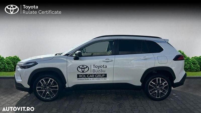 Second-hand Toyota Corolla Cross 197 CP (144 kW) 2025 Culoarealb SUV