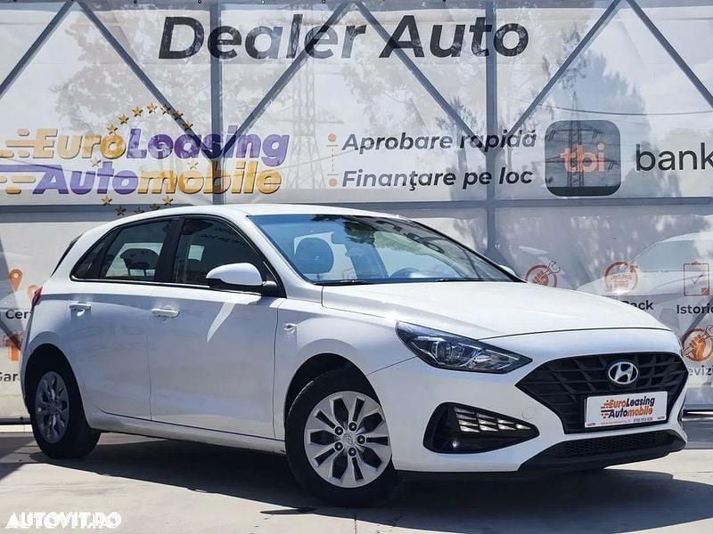 Second-hand Hyundai i30 Comfort 110 CP (80 kW) 2021 Culoarealb Hatchback