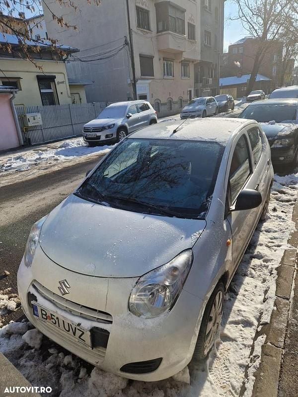 Culoarealb Utilizat 2011 Suzuki Alto Hatchback | 3.500 EUR - Imagine 1/4