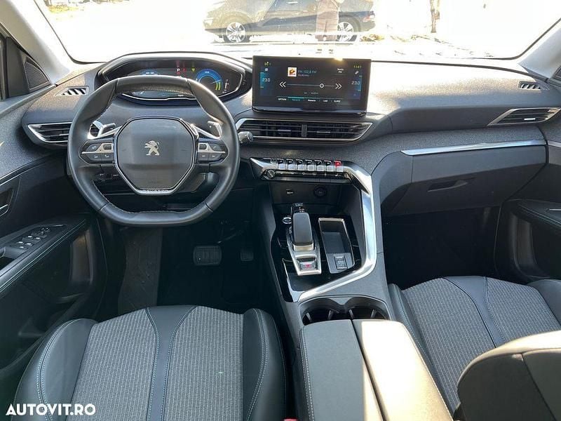 Second-hand Peugeot 3008 Allure 225 CP (165 kW) 2021 Culoarealb SUV
