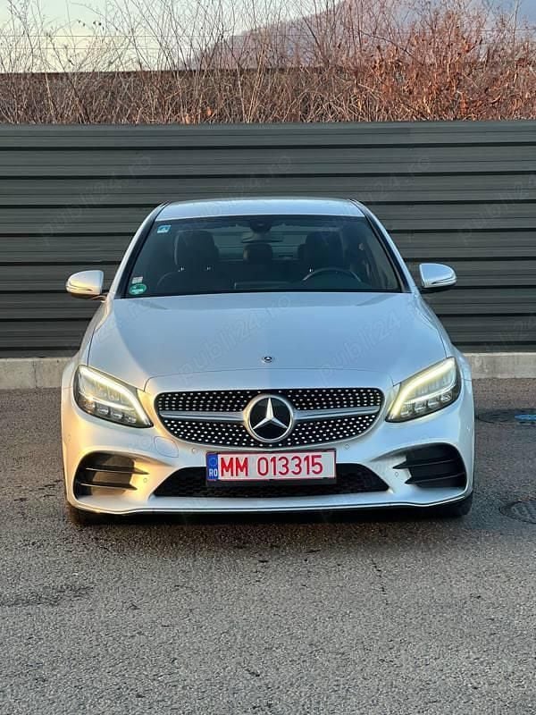 Second-hand Mercedes C200 AMG line 160 CP (117 kW) 2020 Argintiu Berlinǎ