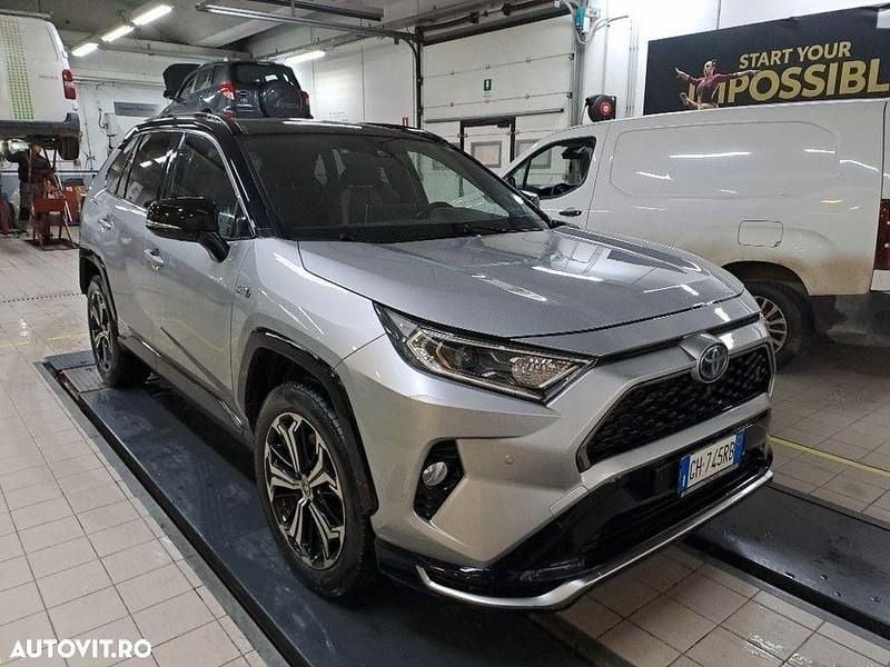 Second-hand Toyota RAV4 Hybrid Style 306 CP (225 kW) 2021 Culoaregri SUV