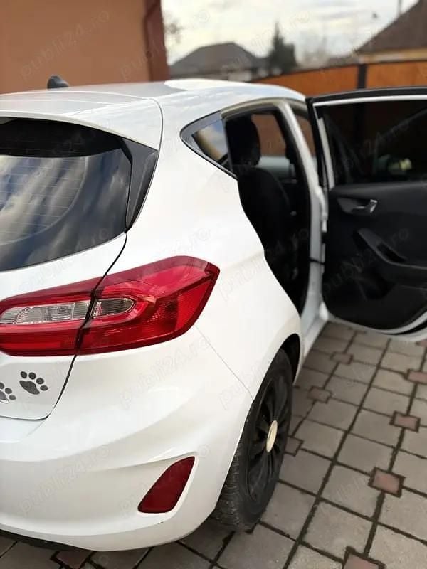 Second-hand Ford Fiesta 85 CP (62 kW) 2019 Alb Hatchback
