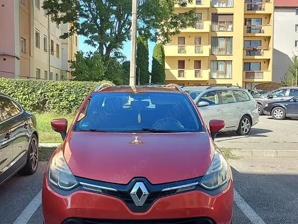 Rosu Utilizat 2015 Renault Clio GrandTour Break | 6.000 EUR (Preț OK) - Imagine 1/4