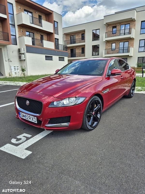 Rosu Utilizat 2017 Jaguar XF Berlinǎ | 20.800 EUR - Imagine 1/4