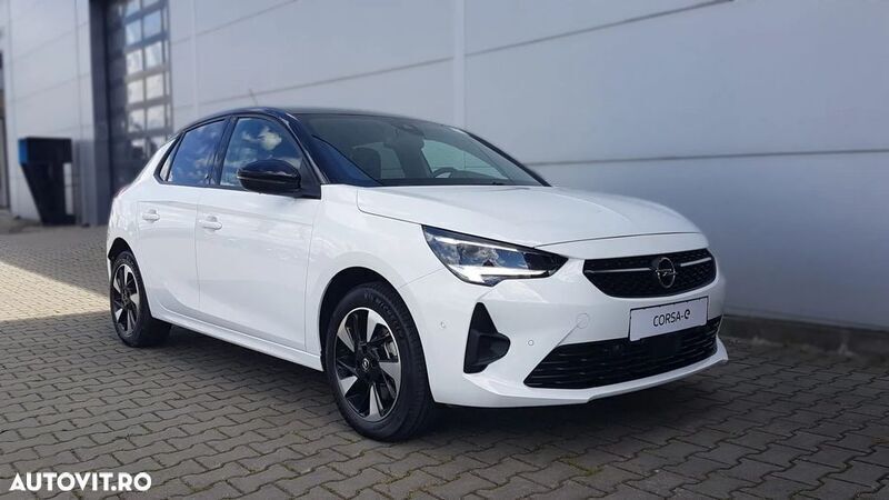 Alb Utilizat 2023 Opel Corsa-e GS Line Hatchback | 32.106 EUR - Imagine 1/4
