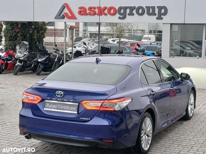 Second-hand Toyota Camry 218 CP (160 kW) 2020 Culoarealbastru Berlinǎ