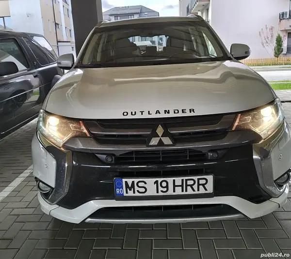 Alb Second-hand 2015 Mitsubishi Outlander P-HEV SUV | 15.300 EUR (Scump) - Imagine 1/4