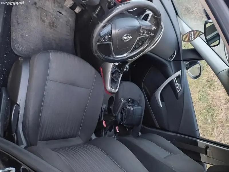 Second-hand Opel Astra Sport 81 CP (59 kW) 2011 Break