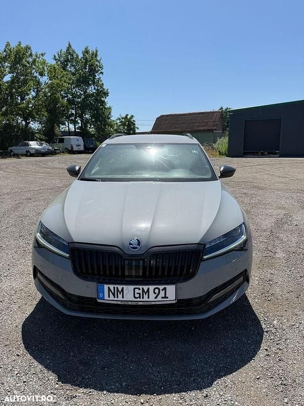 Gri Utilizat 2020 Skoda Superb SportLine Break | 17.900 EUR (Super Preț) - Imagine 1/4