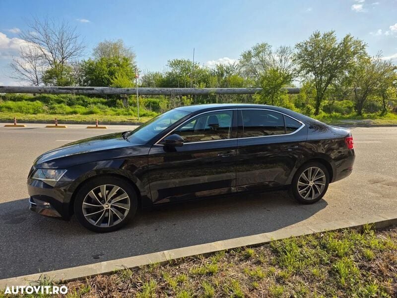 Negru Utilizat 2018 Skoda Superb Active Hatchback | 18.000 EUR (Preț OK) - Imagine 1/4