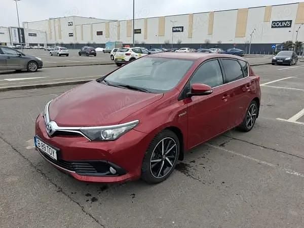 Second-hand Toyota Auris Hybrid 100 CP (73 kW) 2018 Hatchback