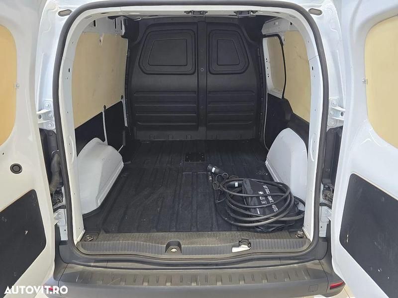 Second-hand Renault Kangoo 89 kW (122 CP) 2023 Alb Monovolum