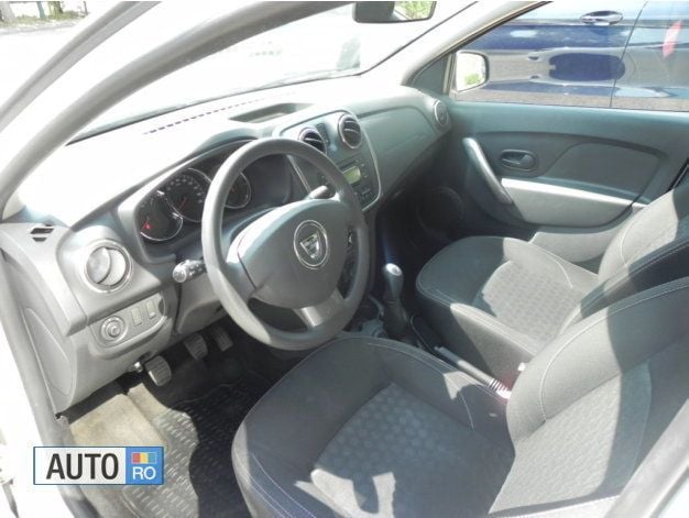 Second-hand Dacia Logan 75 CP (55 kW) 2015 Alb Berlinǎ