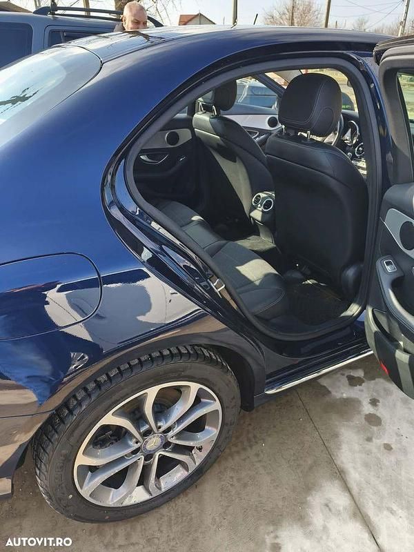 Second-hand Mercedes C350e 279 CP (205 kW) 2017 Culoarealbastru Berlinǎ