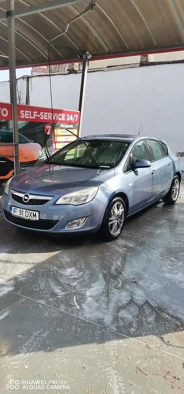 Second-hand Opel Astra 160 CP (117 kW) 2011 Hatchback