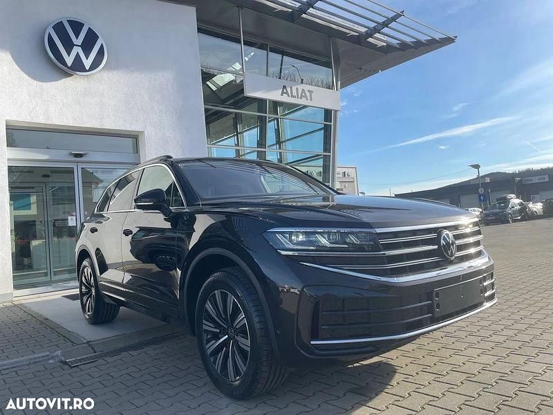 Culoaremaro Nouă 2025 VW Touareg Elegance SUV | 71.389 EUR (Puțin scump) - Imagine 1/4
