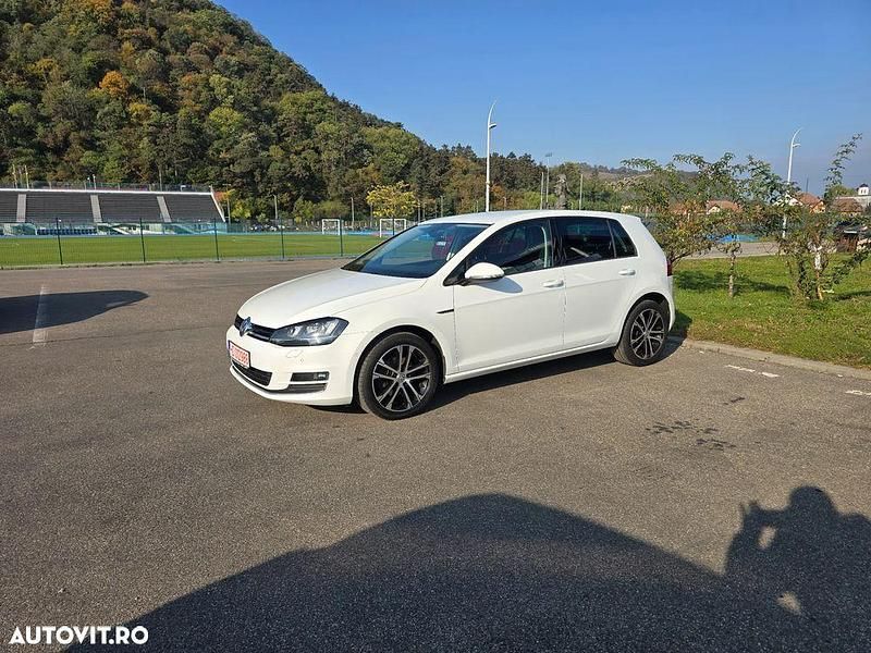 Culoarealb Utilizat 2016 VW Golf VII | 8.690 EUR (Preț bun) - Imagine 1/4