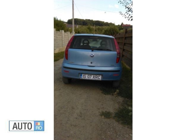 Second-hand Fiat Punto 75 CP (55 kW) 2006 Albastru Hatchback